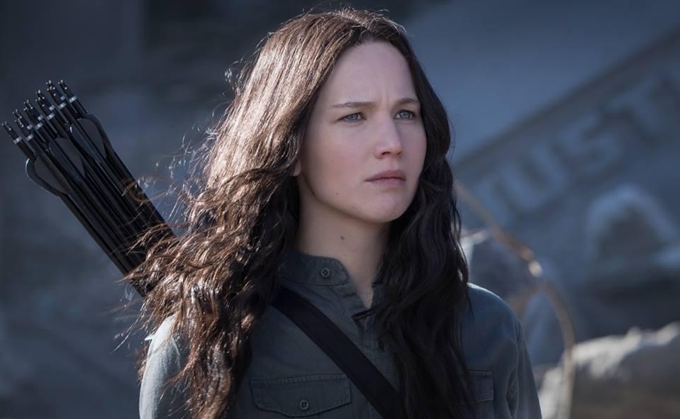 Jennifer Lawrence as Katniss Everdeen in new Mockingjay preview.